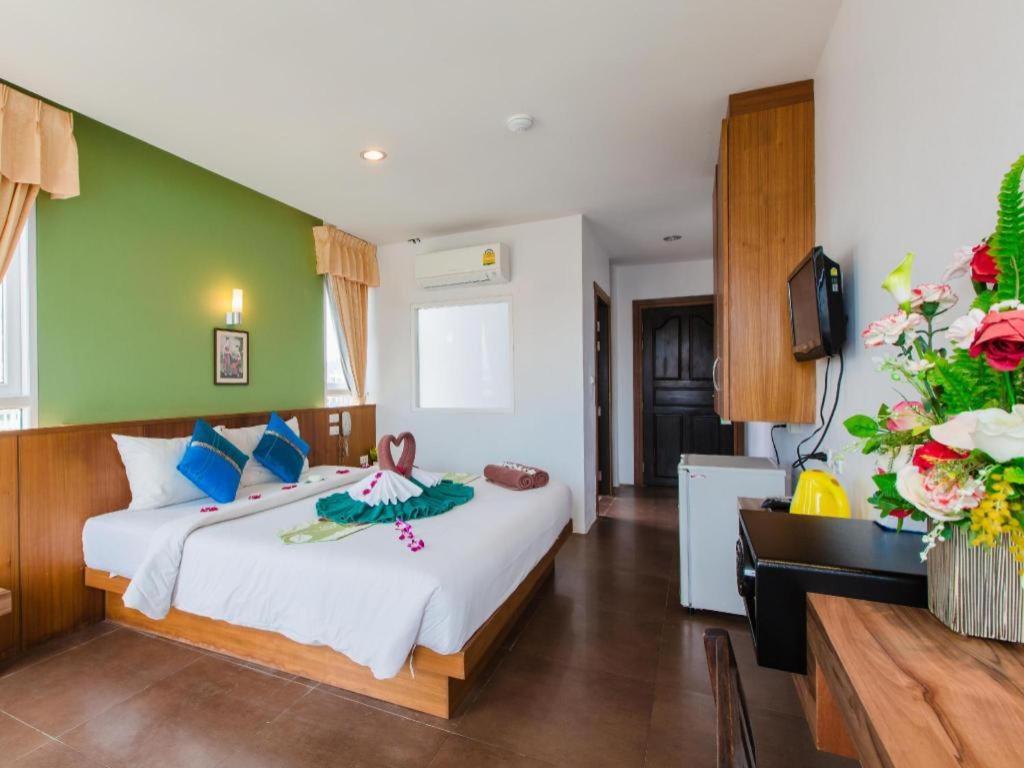Azure Bangla Phuket Hotel Patong Eksteriør billede