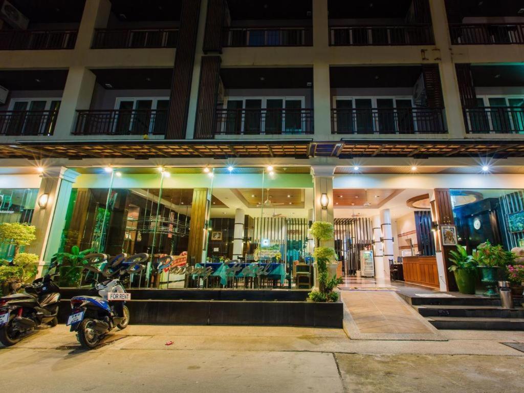 Azure Bangla Phuket Hotel Patong Eksteriør billede