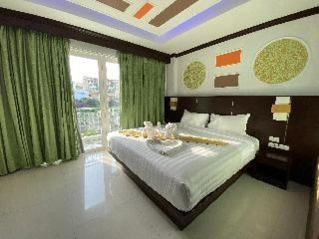 Azure Bangla Phuket Hotel Patong Eksteriør billede
