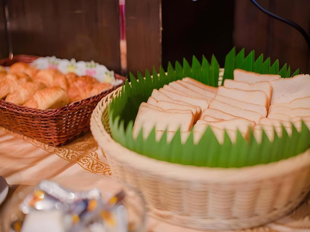 Azure Bangla Phuket Hotel Patong Eksteriør billede
