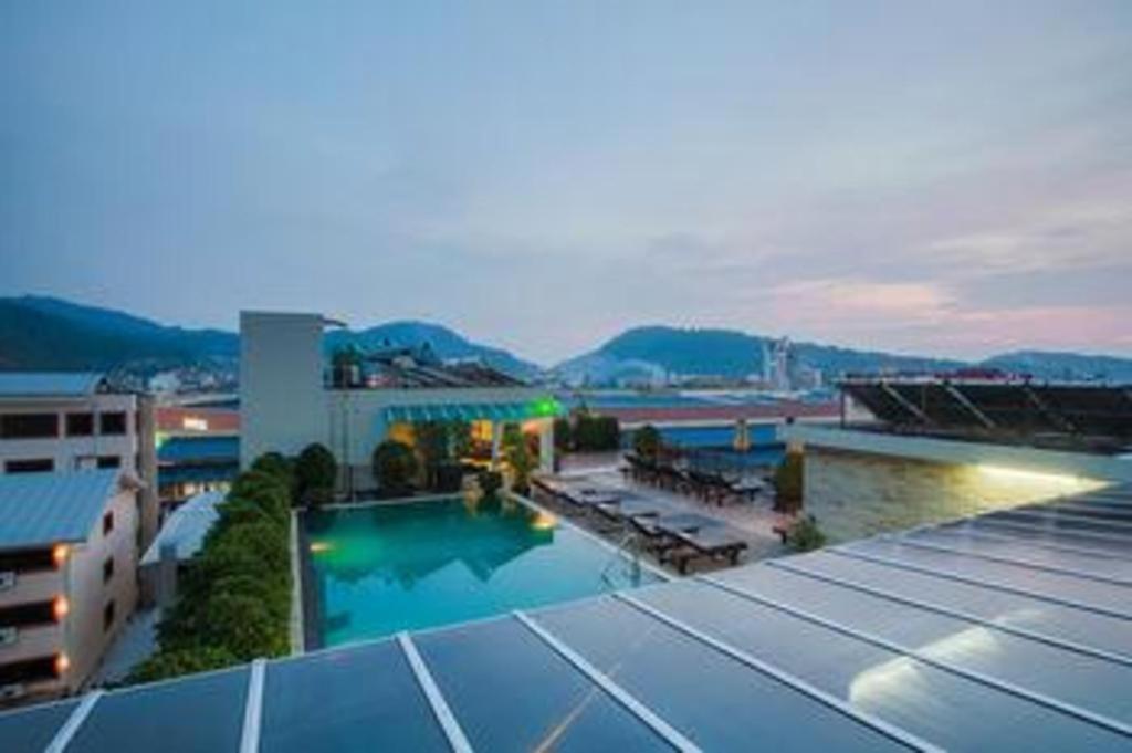 Azure Bangla Phuket Hotel Patong Eksteriør billede