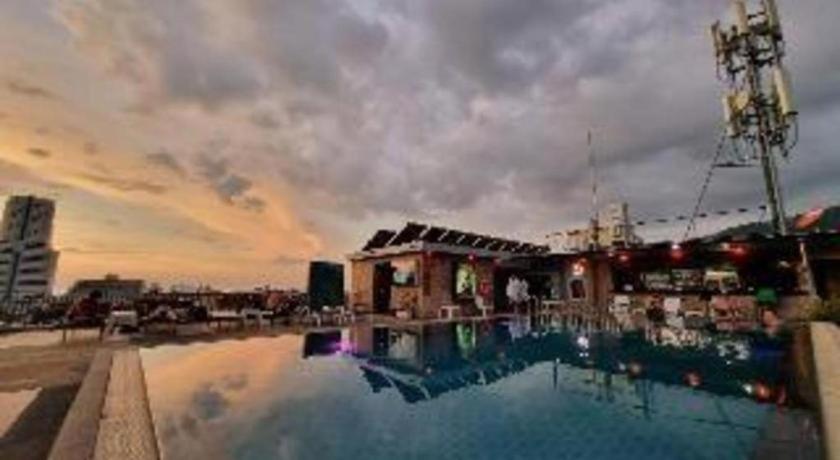 Azure Bangla Phuket Hotel Patong Eksteriør billede