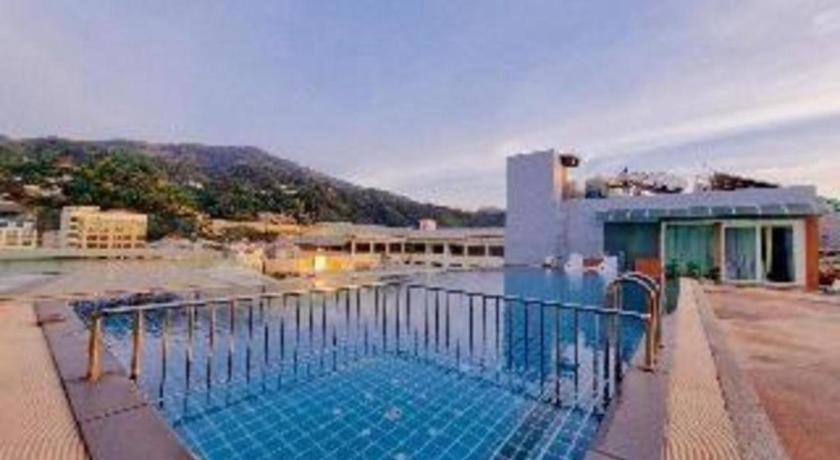 Azure Bangla Phuket Hotel Patong Eksteriør billede