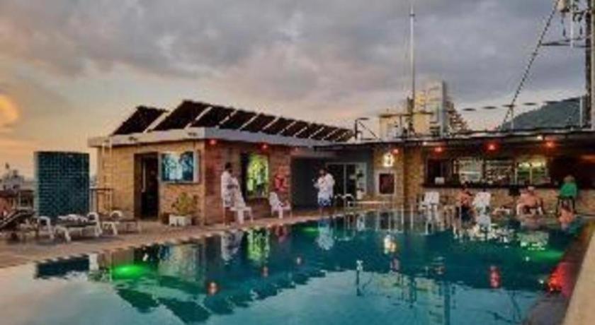 Azure Bangla Phuket Hotel Patong Eksteriør billede